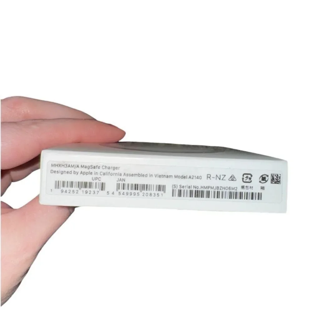 Apple NEW MagSafe Charger